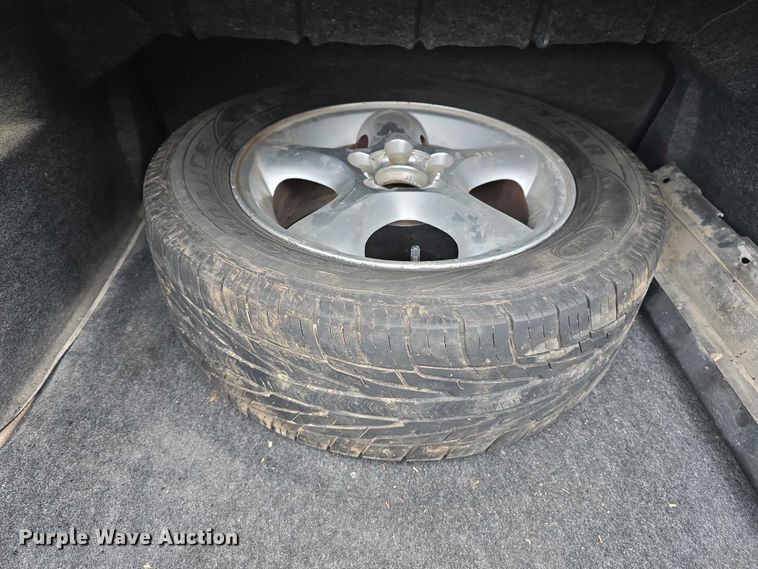 image for item EO1020 2002 Ford Taurus LX 