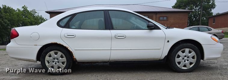 image for item EO1021 2001 Ford Taurus LX 