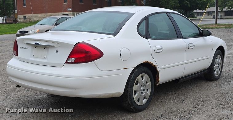 image for item EO1021 2001 Ford Taurus LX 