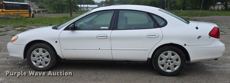 image for item EO1021 2001 Ford Taurus LX 