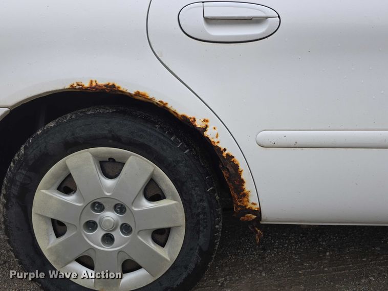 image for item EO1021 2001 Ford Taurus LX 