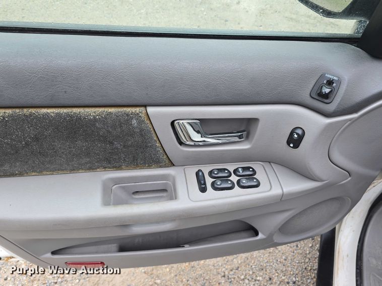 image for item EO1021 2001 Ford Taurus LX 