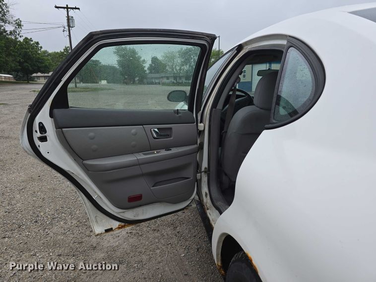 image for item EO1021 2001 Ford Taurus LX 