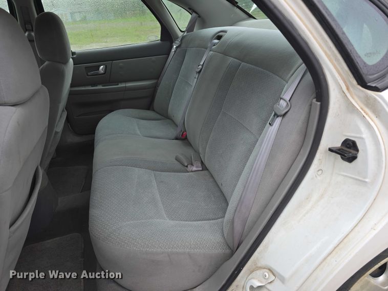 image for item EO1021 2001 Ford Taurus LX 