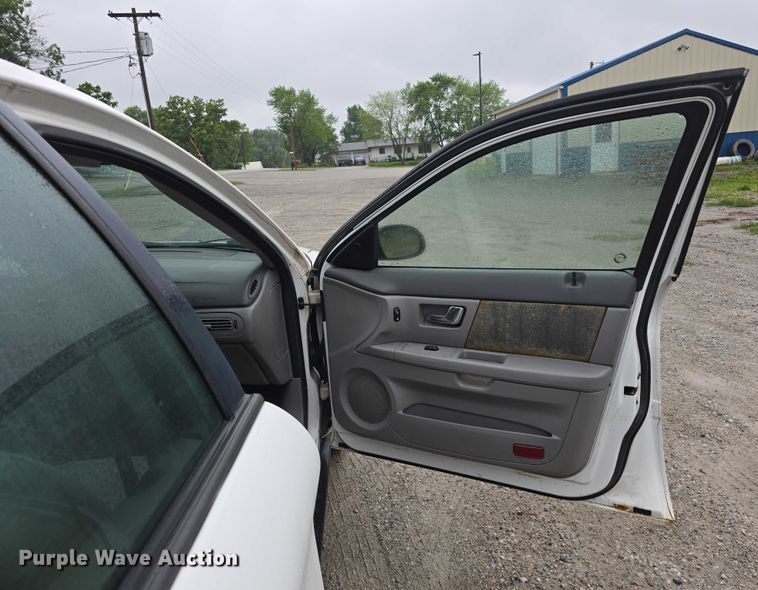 image for item EO1021 2001 Ford Taurus LX 