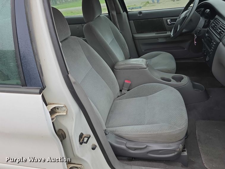 image for item EO1021 2001 Ford Taurus LX 