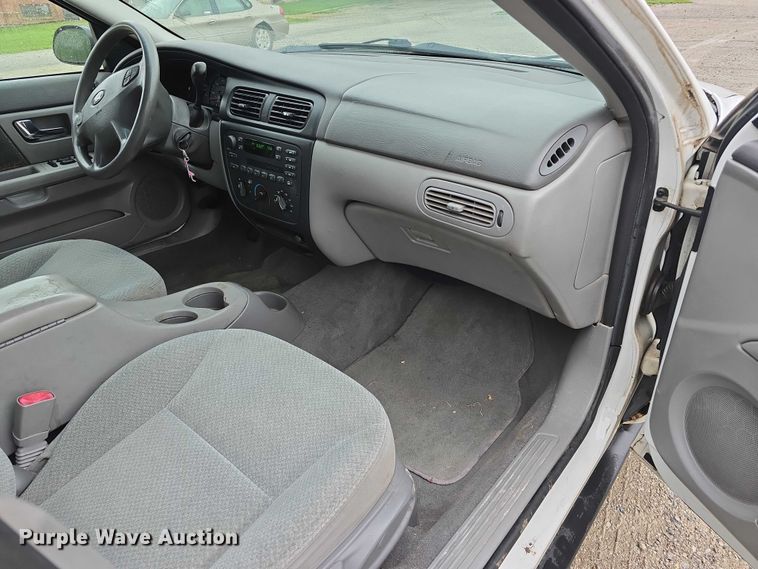 image for item EO1021 2001 Ford Taurus LX 