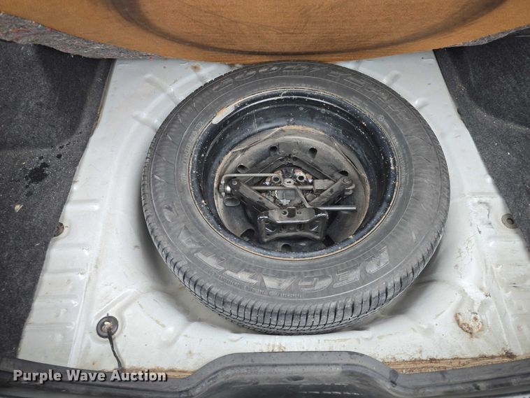 image for item EO1021 2001 Ford Taurus LX 