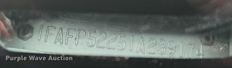 image for item EO1021 2001 Ford Taurus LX 