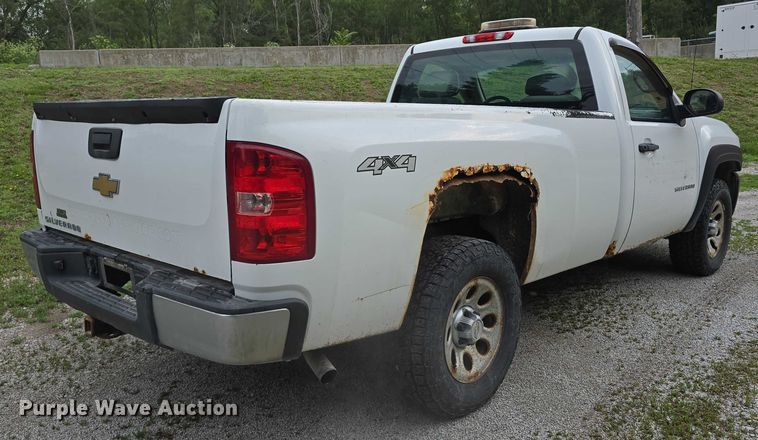 image for item EO1022 2010 Chevrolet Silverado 1500 pickup truck