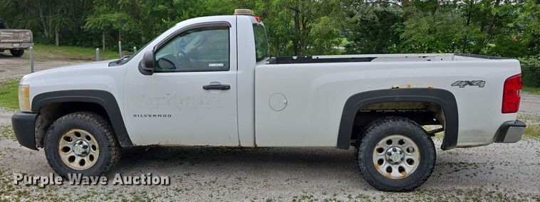 image for item EO1022 2010 Chevrolet Silverado 1500 pickup truck