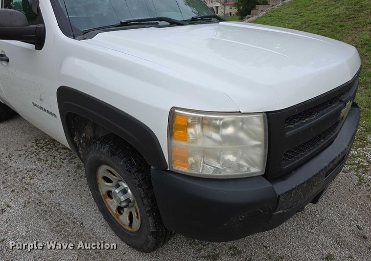 image for item EO1022 2010 Chevrolet Silverado 1500 pickup truck
