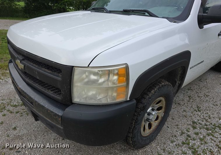 image for item EO1022 2010 Chevrolet Silverado 1500 pickup truck