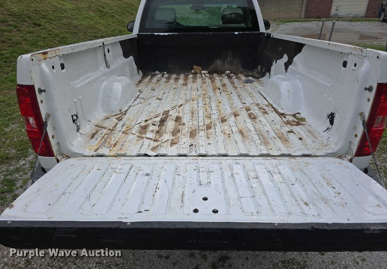 image for item EO1022 2010 Chevrolet Silverado 1500 pickup truck