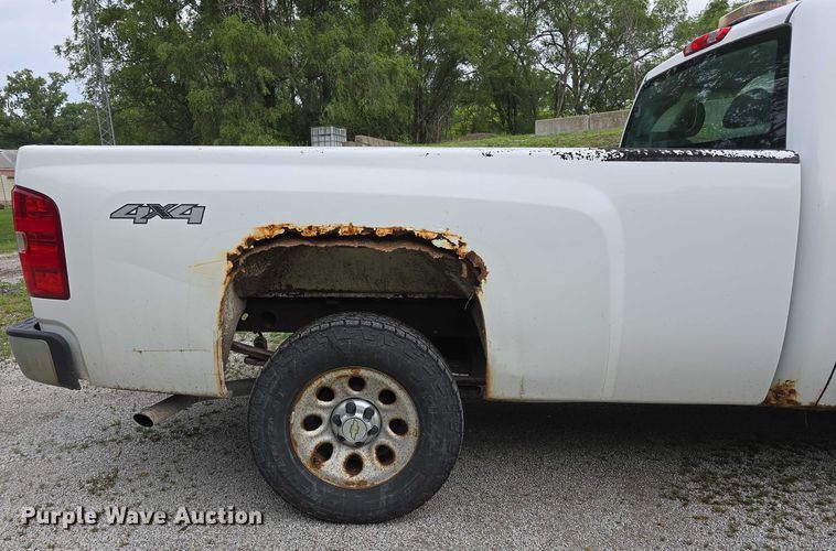 image for item EO1022 2010 Chevrolet Silverado 1500 pickup truck