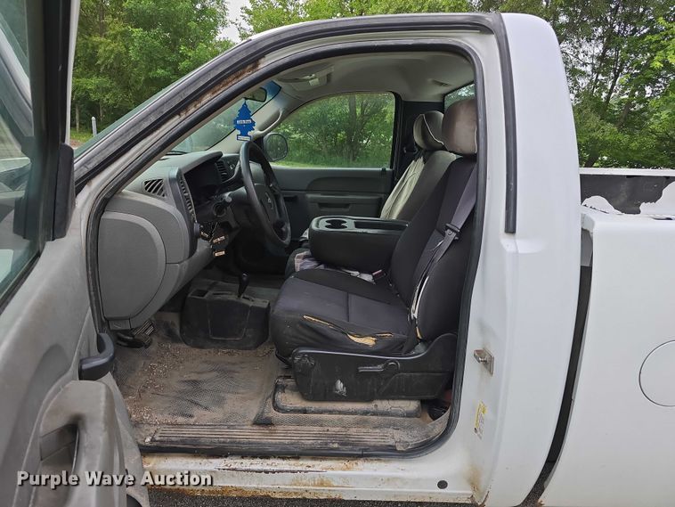 image for item EO1022 2010 Chevrolet Silverado 1500 pickup truck