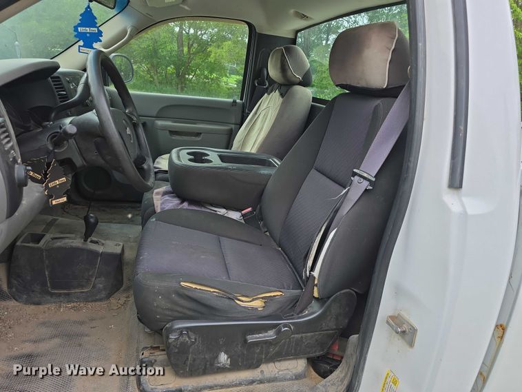 image for item EO1022 2010 Chevrolet Silverado 1500 pickup truck