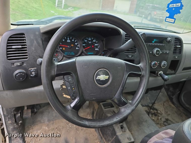 image for item EO1022 2010 Chevrolet Silverado 1500 pickup truck