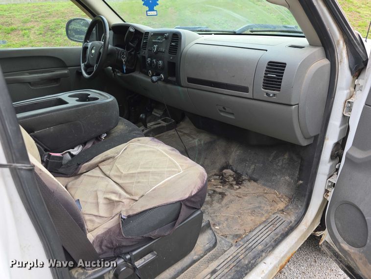 image for item EO1022 2010 Chevrolet Silverado 1500 pickup truck