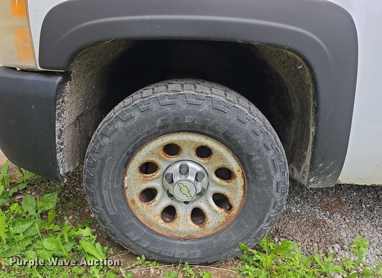 image for item EO1022 2010 Chevrolet Silverado 1500 pickup truck