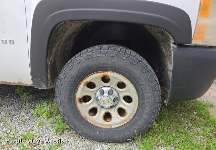 image for item EO1022 2010 Chevrolet Silverado 1500 pickup truck