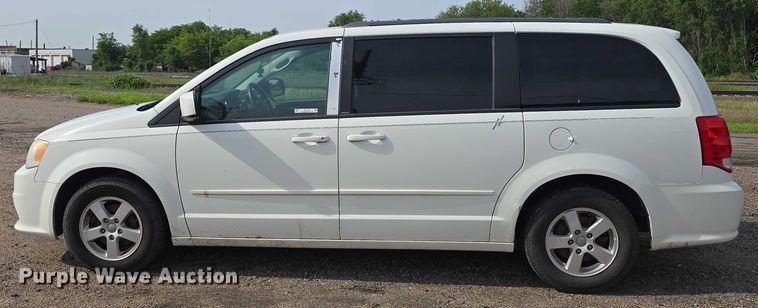 image for item EO1023 2013 Dodge Grand Caravan van