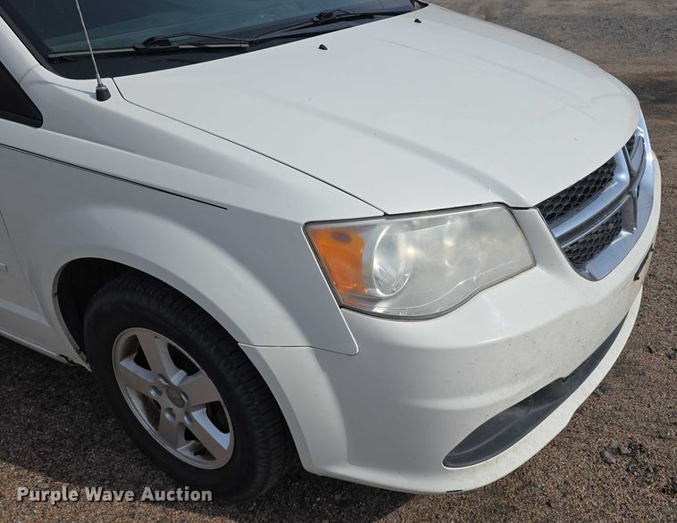 image for item EO1023 2013 Dodge Grand Caravan van