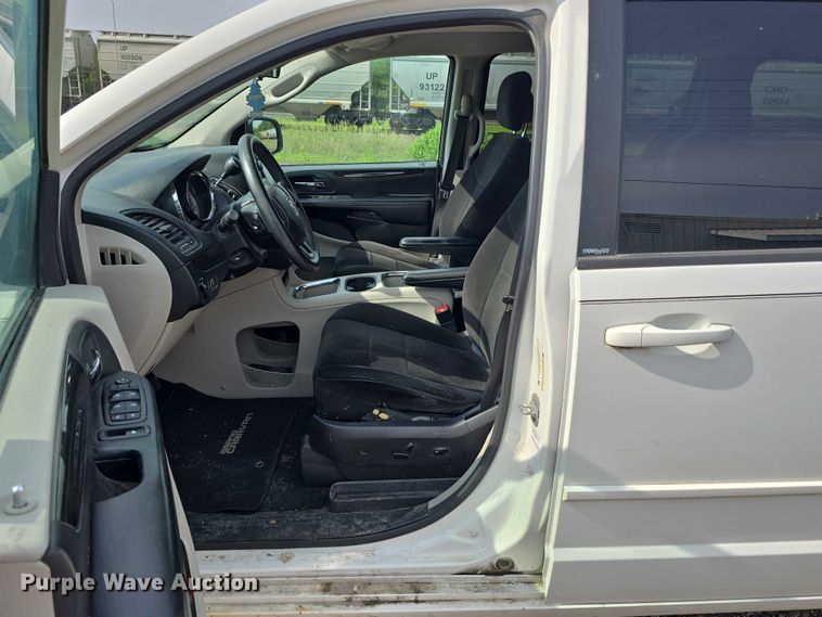image for item EO1023 2013 Dodge Grand Caravan van