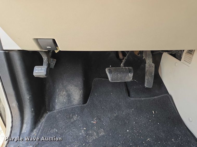 image for item EO1023 2013 Dodge Grand Caravan van