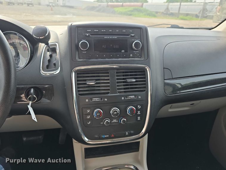 image for item EO1023 2013 Dodge Grand Caravan van