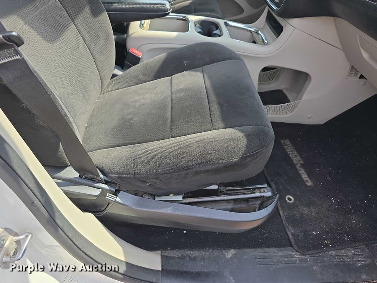 image for item EO1023 2013 Dodge Grand Caravan van