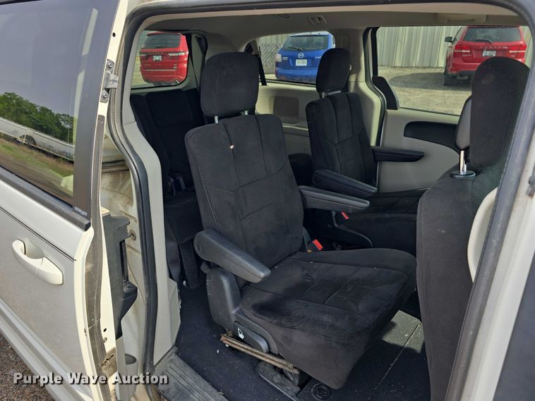 image for item EO1023 2013 Dodge Grand Caravan van