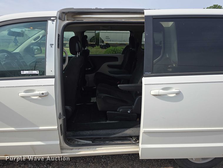 image for item EO1023 2013 Dodge Grand Caravan van