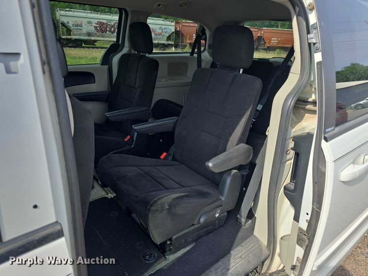 image for item EO1023 2013 Dodge Grand Caravan van