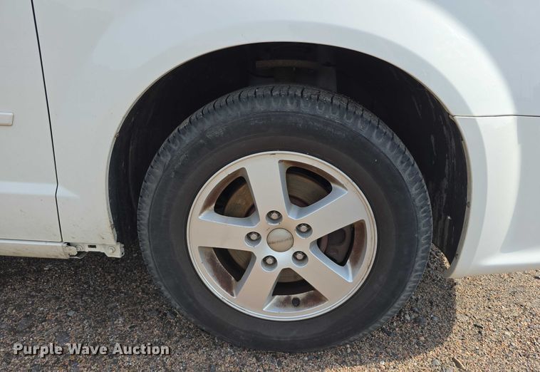 image for item EO1023 2013 Dodge Grand Caravan van