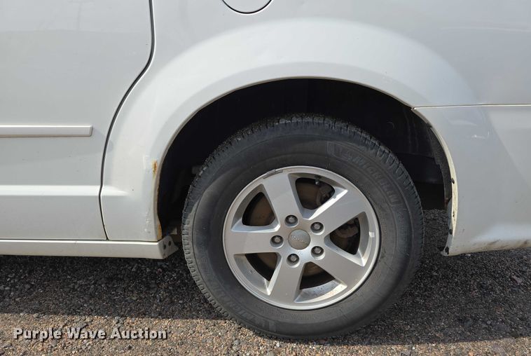 image for item EO1023 2013 Dodge Grand Caravan van