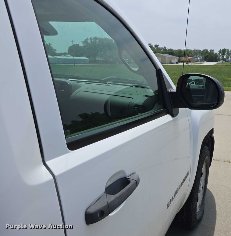 image for item EO1024 2009 Chevrolet Silverado 1500 pickup truck