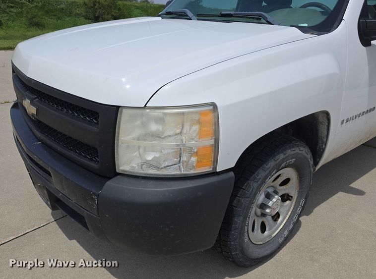 image for item EO1024 2009 Chevrolet Silverado 1500 pickup truck