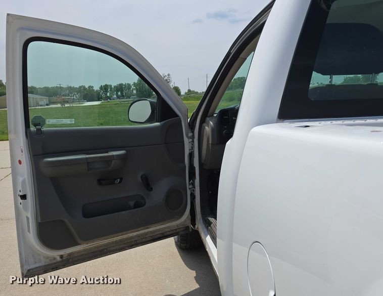 image for item EO1024 2009 Chevrolet Silverado 1500 pickup truck