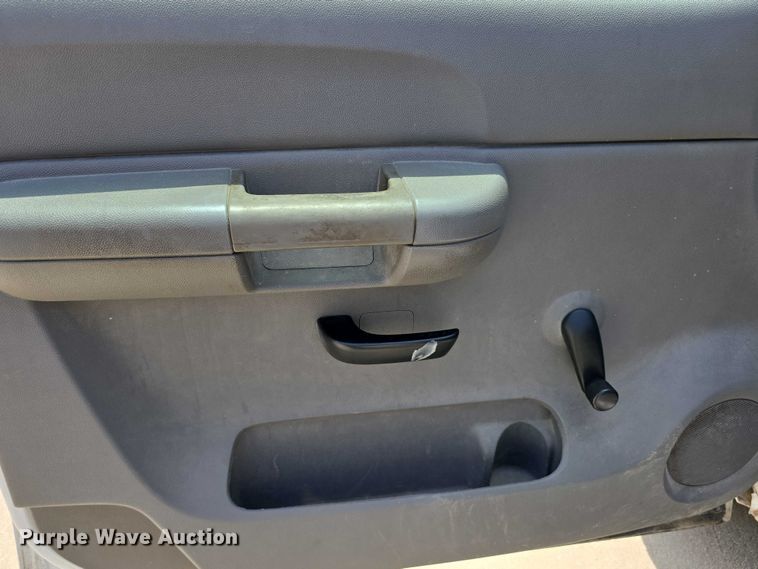 image for item EO1024 2009 Chevrolet Silverado 1500 pickup truck