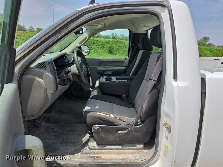 image for item EO1024 2009 Chevrolet Silverado 1500 pickup truck