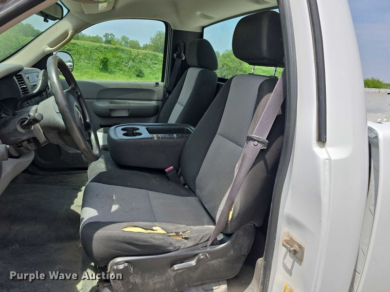 image for item EO1024 2009 Chevrolet Silverado 1500 pickup truck