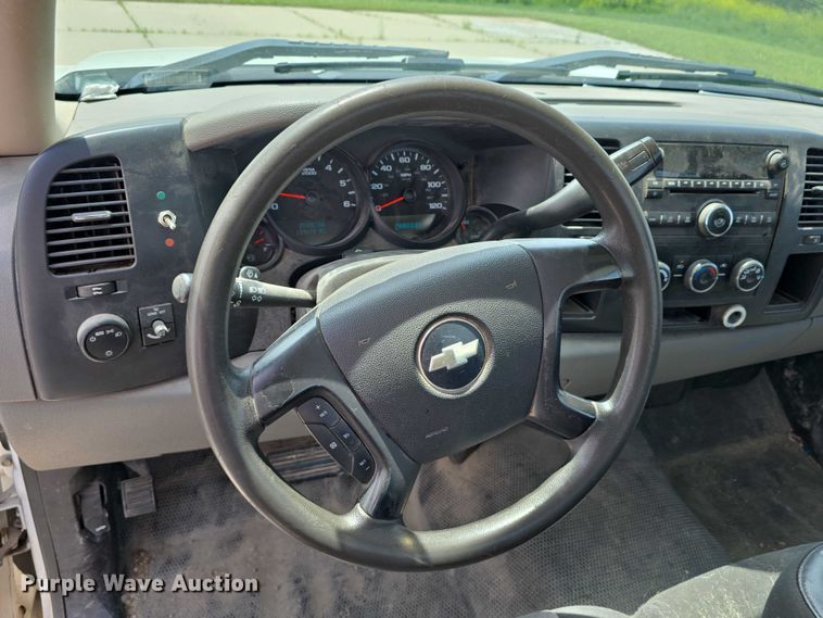 image for item EO1024 2009 Chevrolet Silverado 1500 pickup truck