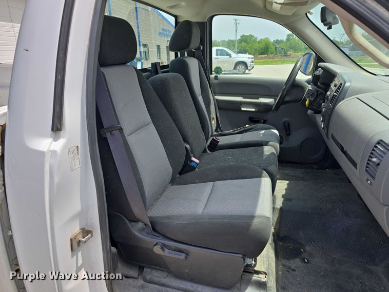 image for item EO1024 2009 Chevrolet Silverado 1500 pickup truck