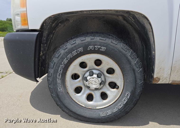 image for item EO1024 2009 Chevrolet Silverado 1500 pickup truck