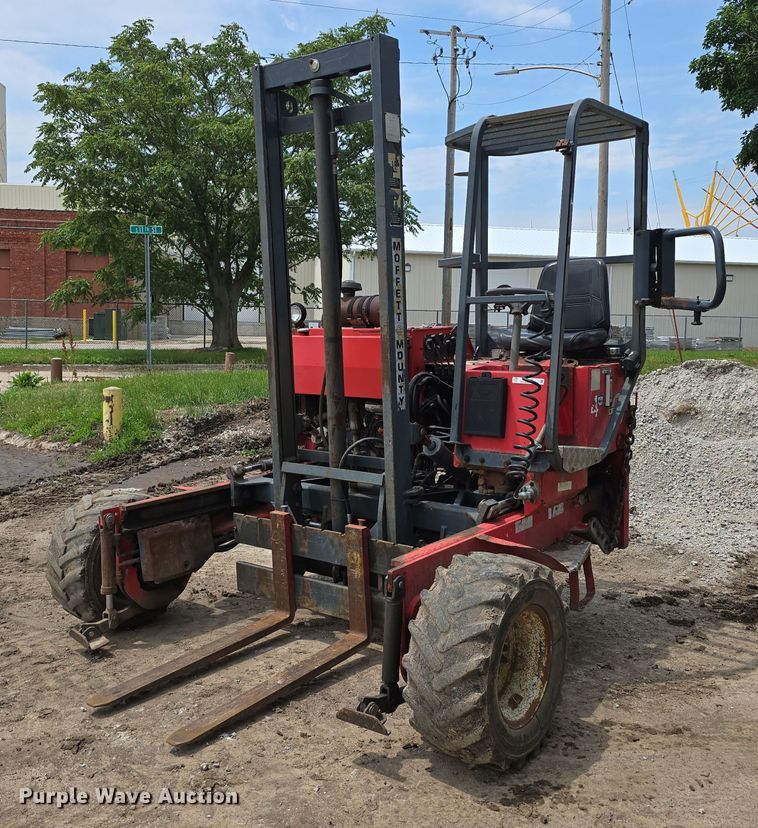 image for item EO1025 1999 Moffett M5000 forklift