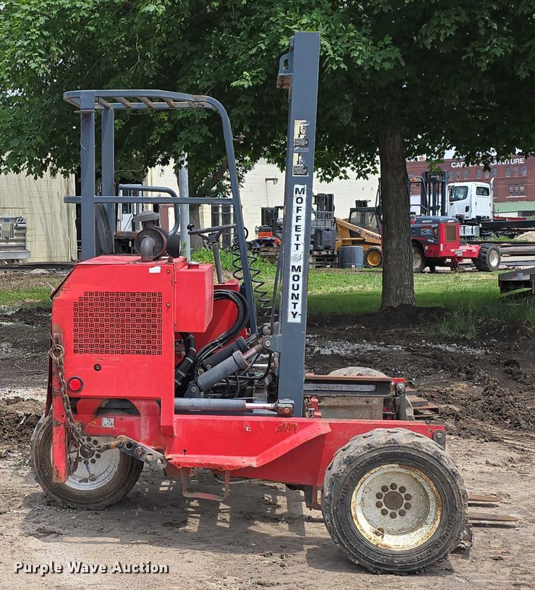 image for item EO1025 1999 Moffett M5000 forklift