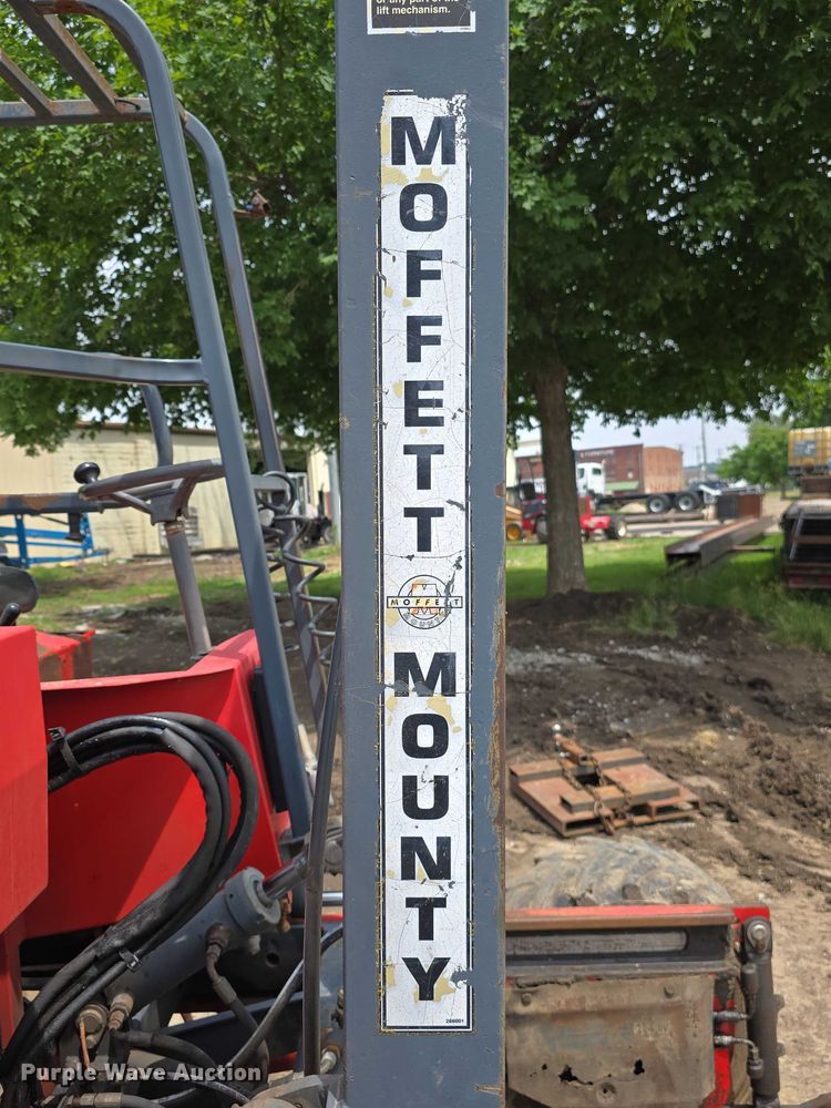 image for item EO1025 1999 Moffett M5000 forklift