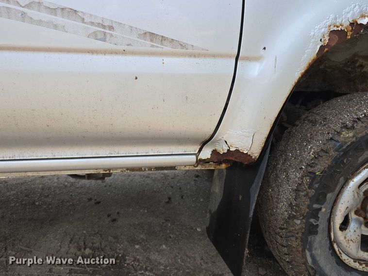 image for item EO1026 1990 Toyota pickup truck