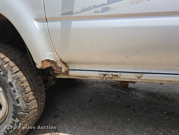 image for item EO1026 1990 Toyota pickup truck